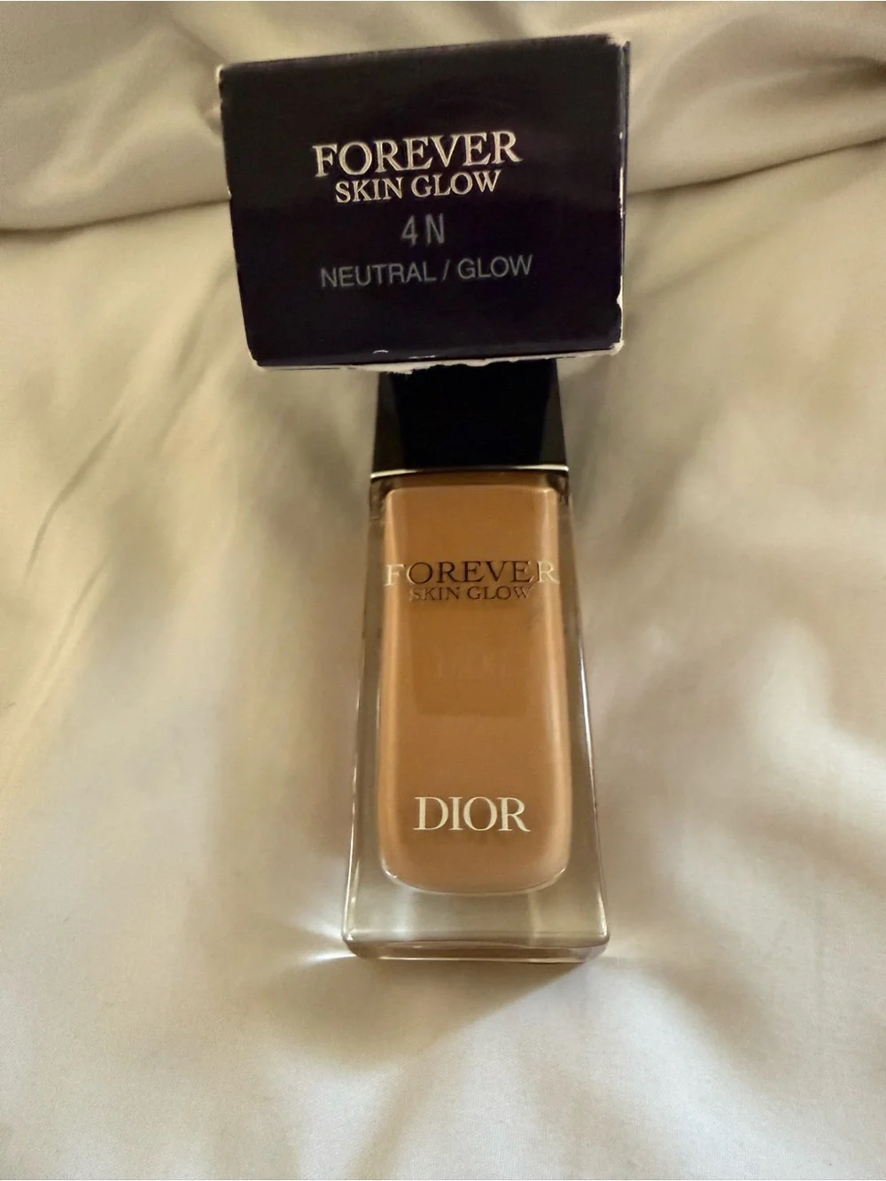 Dior Forever Skin Glow Foundation — Beige Glow 4N NEUTRAL GLOW